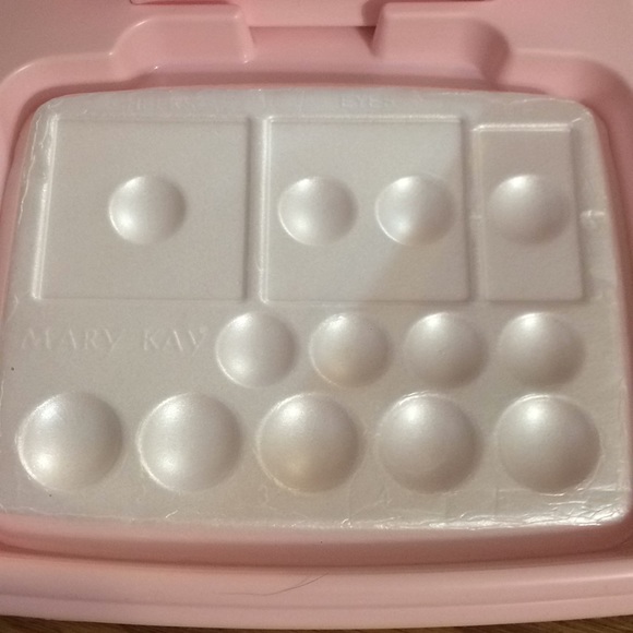 Mary Kay double sided make-up mirror w/foam insert - Picture 4 of 4